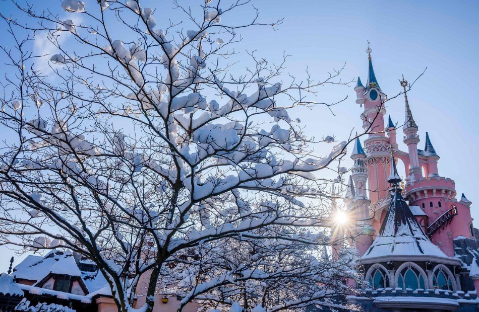 Castello della Bella Addormentata innevato a Disneyland Paris