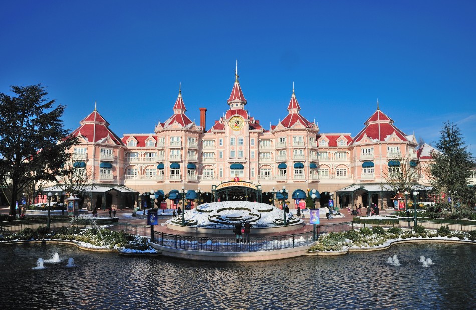 Disneyland Hotel 5 stelle con la neve a Disneyland Paris