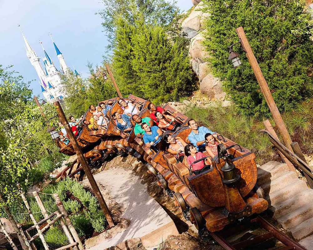 Seven Dwarfs Mine Train - il treno dei Sette Nani a Orlando