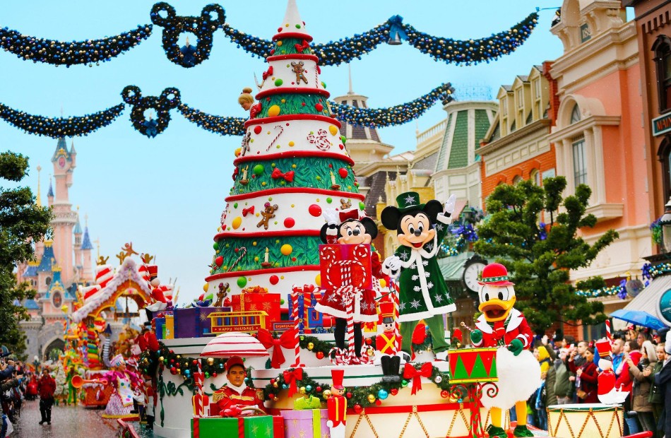 Mickey Dazzling Christmas Parade di pomeriggio