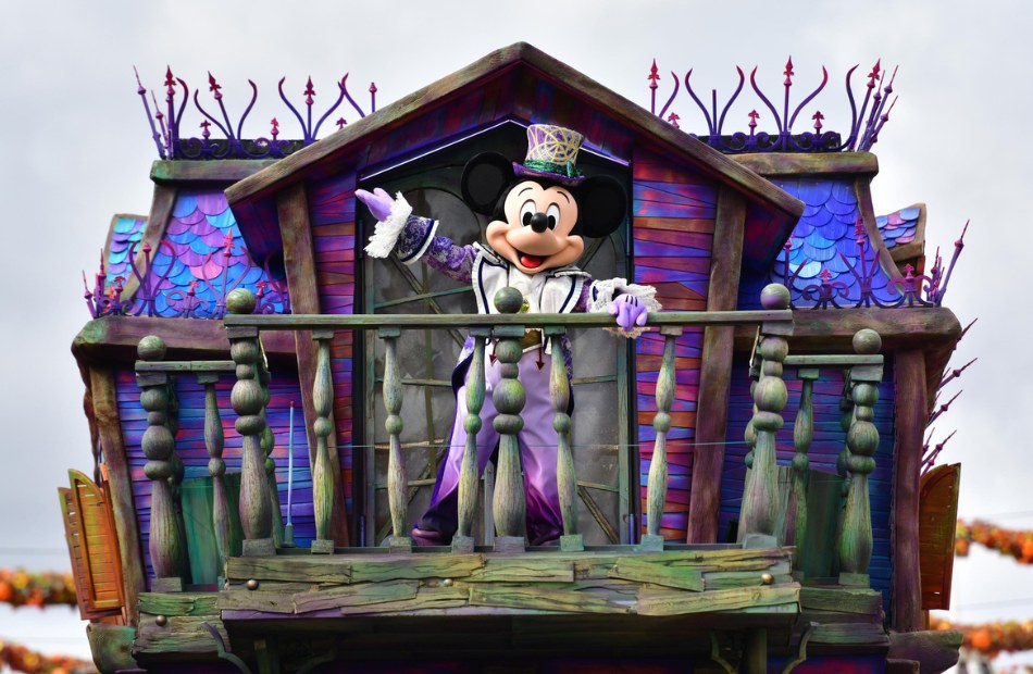 Mickey's Illusion Manor