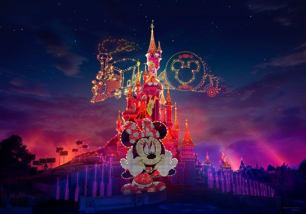 Disney Electrical Sky Parade con trenino Topolino e Minnie