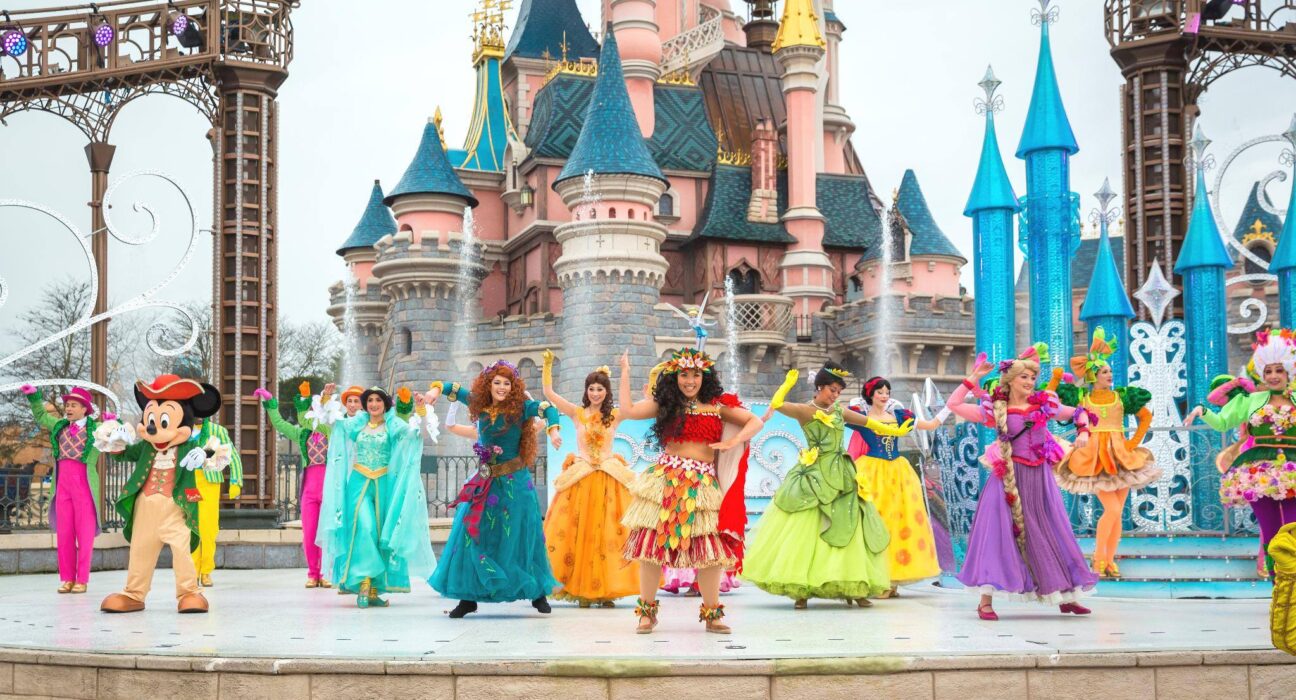 Spettacolo con Encanto e Principesse Disney a Disneyland Paris