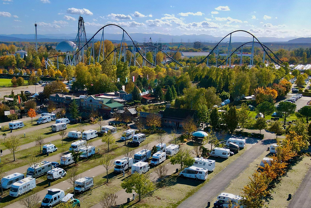 Area sosta Camper accanto a parco divertimenti Europa-Park