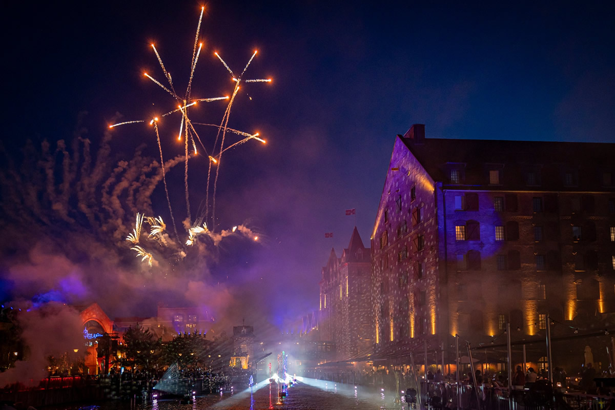 Spettacolo di luci e fuochi artificio festa di fine stagione Europa Park